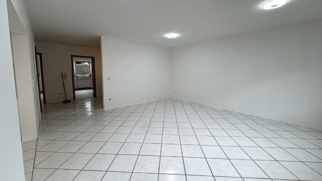 Immofoto Schlafzimmer Landau vorher Immobilie verkaufen.